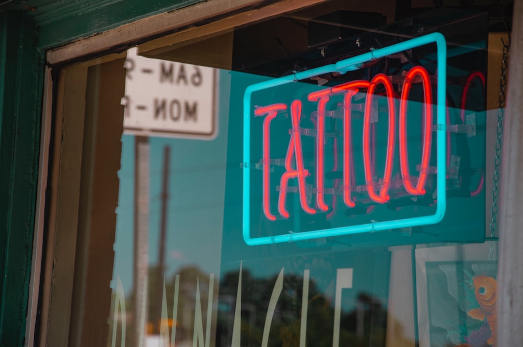 Czym się kierować wybierając studio tatuażu?